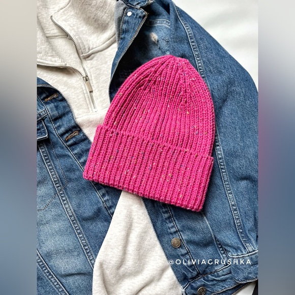 Hand knitted wool beanie - Picture 3 of 8